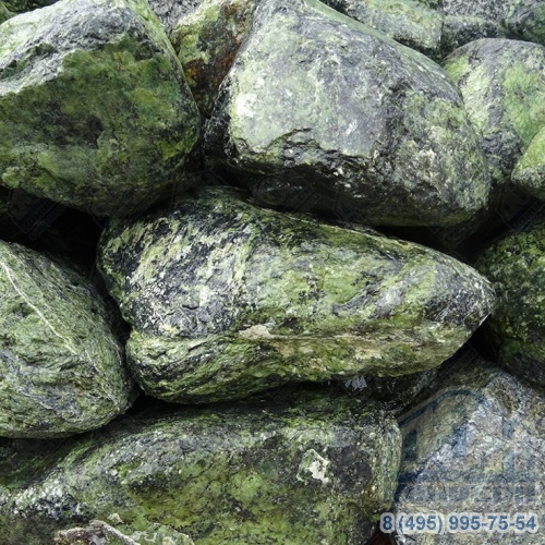 Бутовый камень змеевик темно-зеленый галтованный состаренный (Антик)