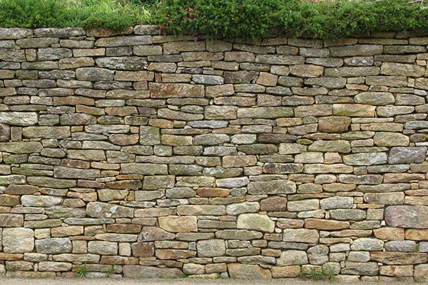 Забор из натурального камня