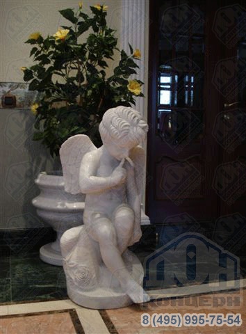 Скульптура из мрамора «Грозящий Амур»