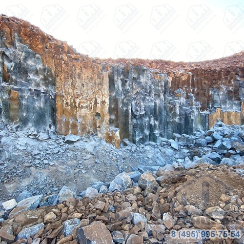 Плита из натурального гранита Black Basalt 600х600х30