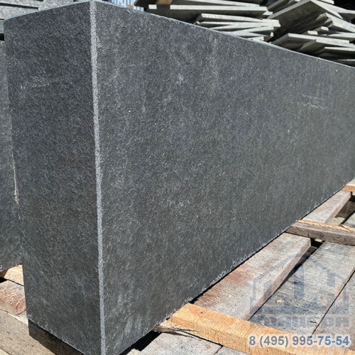 Плита из натурального гранита Black Basalt 600x600x18